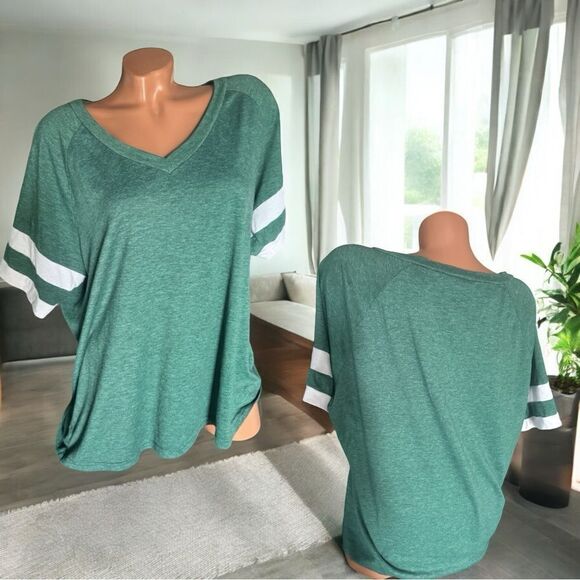2 Green T-Shirts l 1 Twist Front l 1 Jersey Style l Short-sleeve l Plus l VGUC - Picture 9 of 12